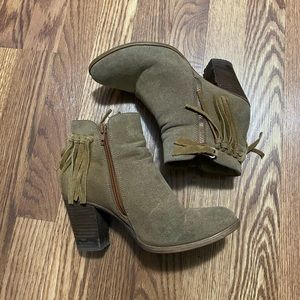 Steve Madden Fringe Ankle Boots Side Zip-Up Block Heel Suede Almond Toe Brown